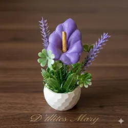 Búcaro de flor de Alcatraz y espigas de lavanda