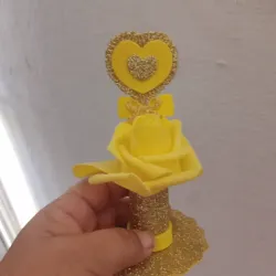 Búscalo de foami con Rosa amarillo