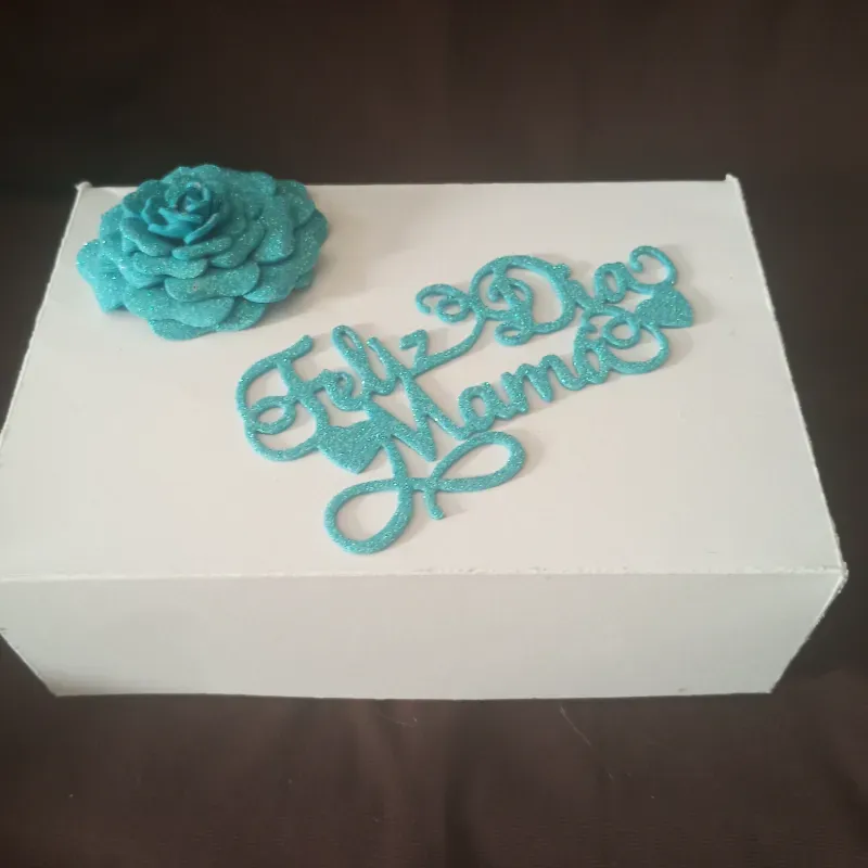 Cajita con flor azul