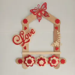 Casita roja y beige 
