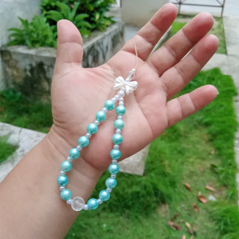 Colgante azul corto