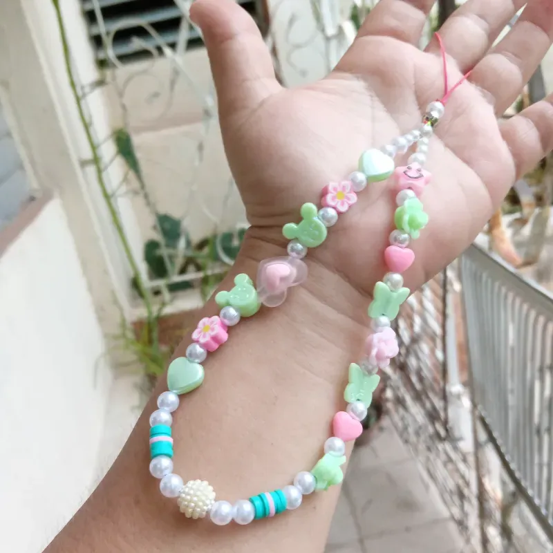 Colgante rosado y verde claro