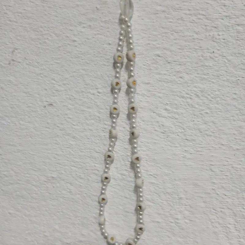 Colgante sencillo blanco y ❤️ dorado