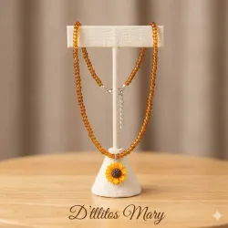 Collar amarillo con flor de girasol