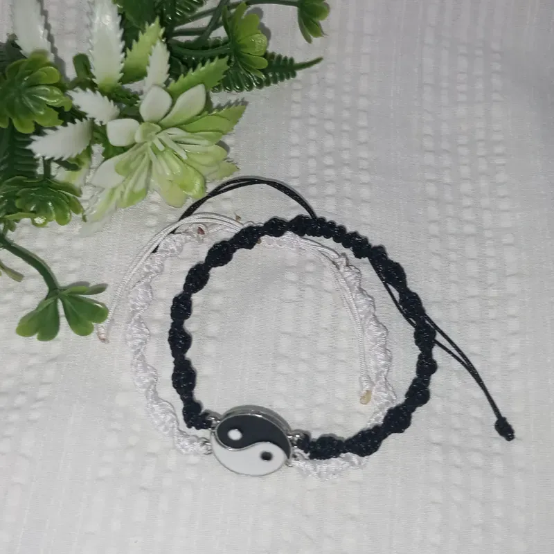 Juego de Pulsos de Ying yang tejido torcido