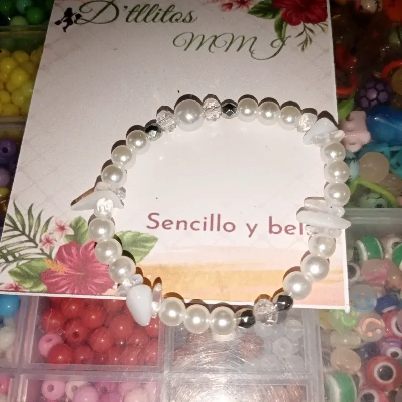 Pulsera blanca con perlas chick