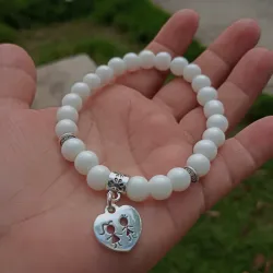 Pulsera de Onix Blanco y dije de corazón 