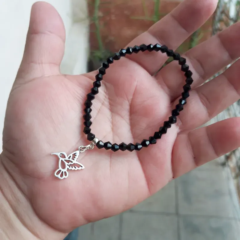 Pulso con dije de colibrí y swaroski 4mm