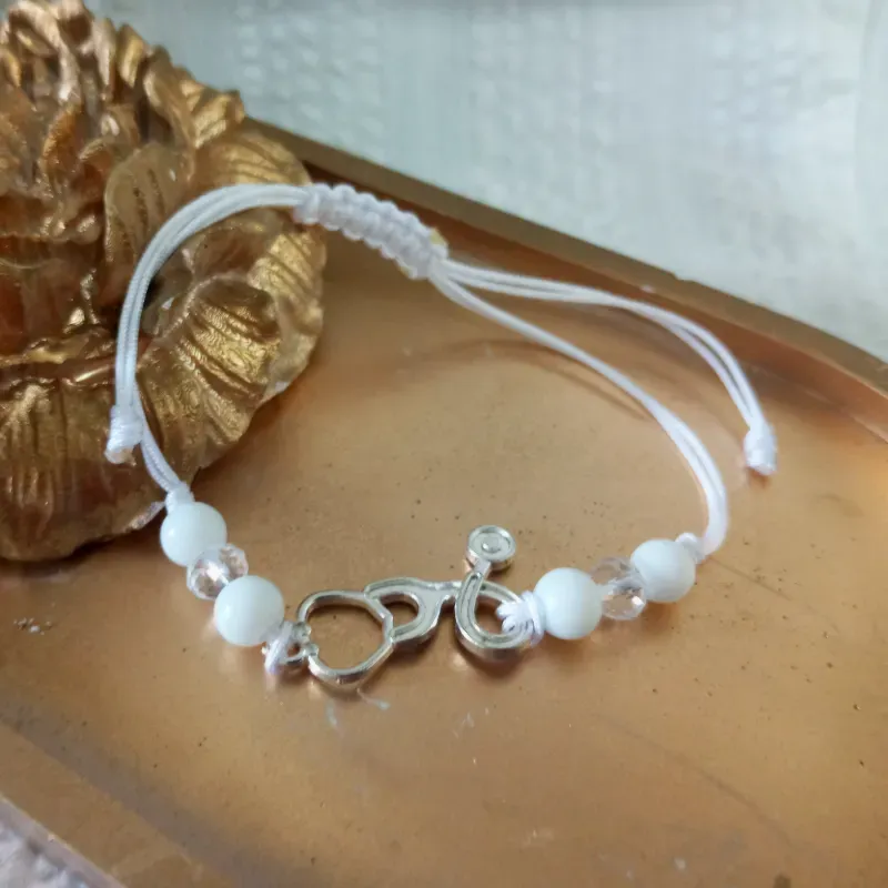 Pulso con onix blanco con 🩺