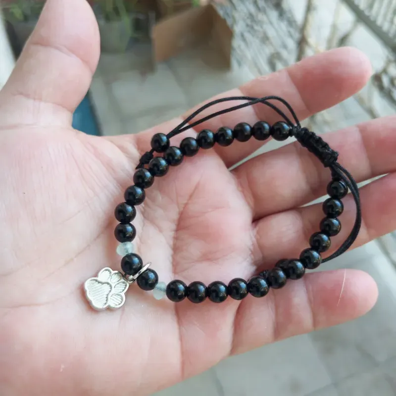 Pulso con patica de perro