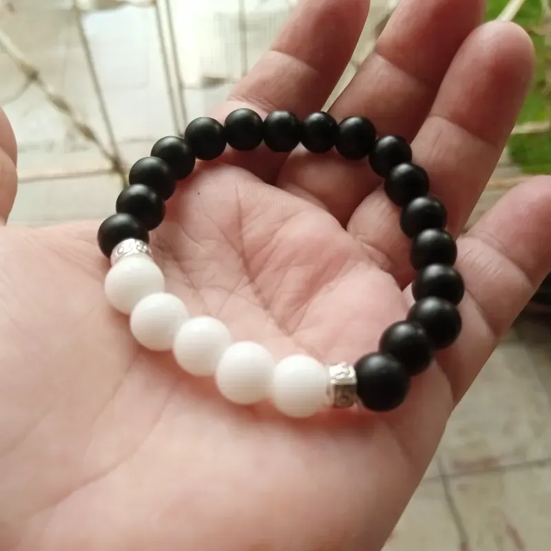 Pulso onix negro y blanco 8mm