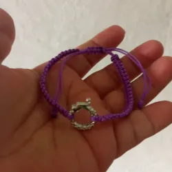 Pulso violeta con dragón 