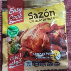 Sazón con caldo de pollo