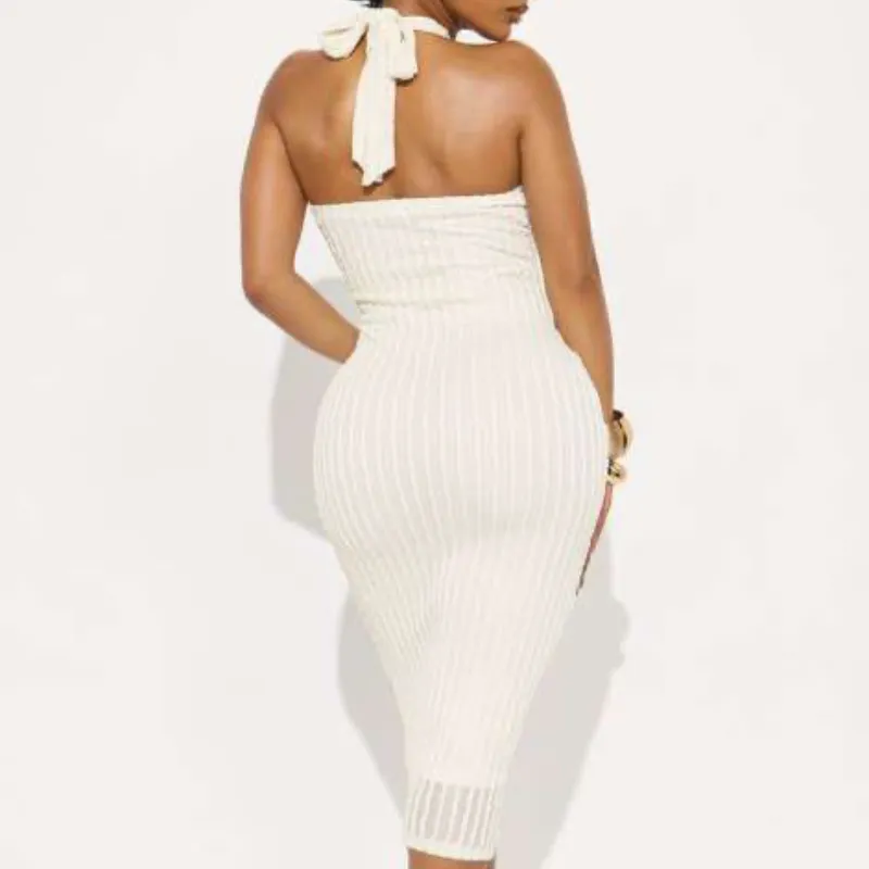 Vestido Blanco con detalle dorado en cuello