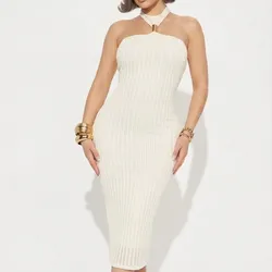 Vestido Blanco con detalle dorado en cuello