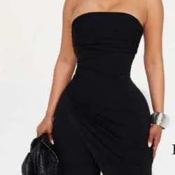 Vestido Negro con Pantalonetaa Debajo