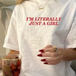 Pullover blanco con estampado de letras rojas