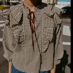 Blusa con volantes