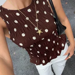 Blusa marrón de lunares