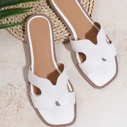 Sandalias blancas planas