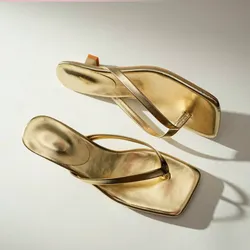 Sandalias de tacón doradas