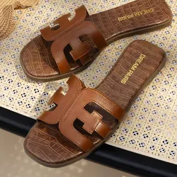 Sandalias planas marrón 