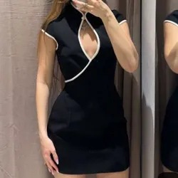 Vestido corto negro