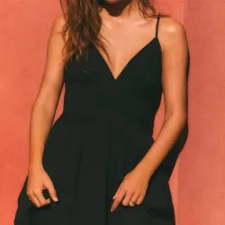 Vestido Negro escote en V