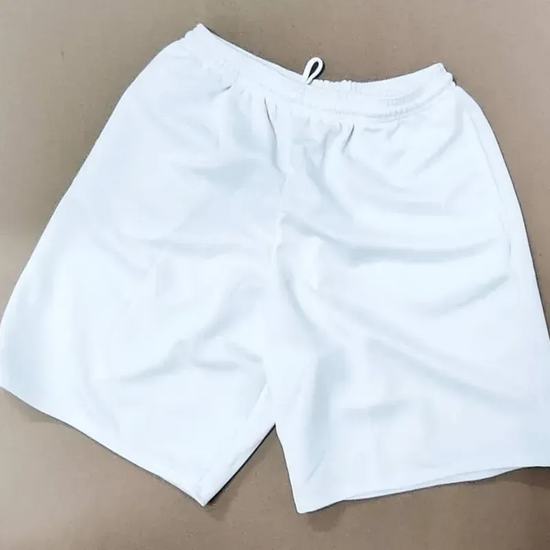 Short deportivo color blanco