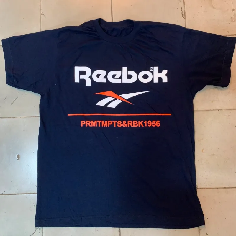 Pullover azul reebok