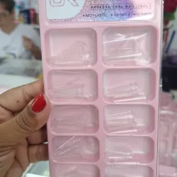 Caja de 100 uñas