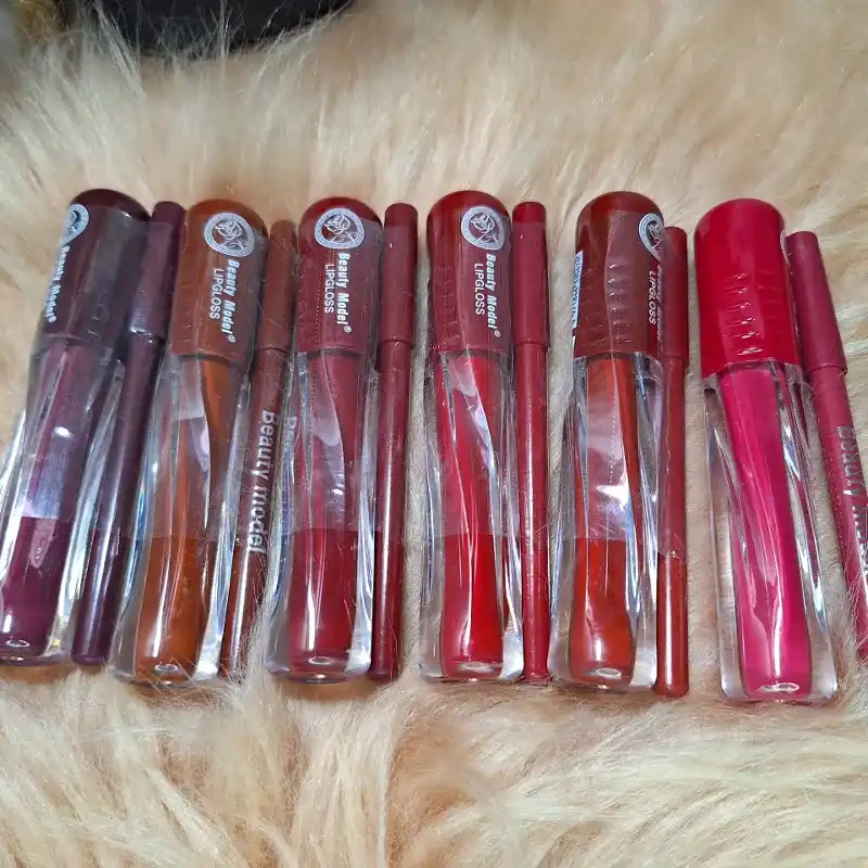 Labiales con perfilador de labios   