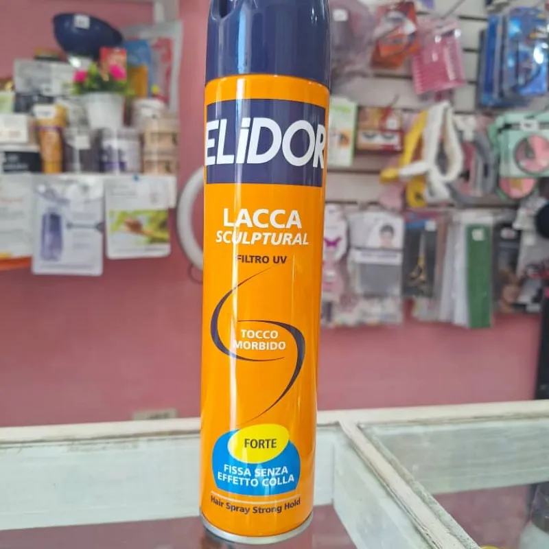 Laca fijadora para el cabello