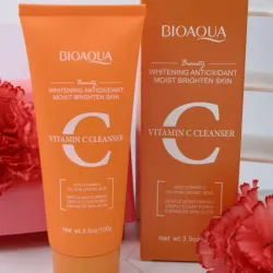 🧡Limpiador facial de vitamina C de bioaqua 100ml 