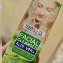Limpiador Facial Hidratante De Aloe Vera | HudaBeauty