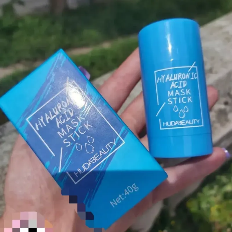 Mascarilla en Stick Arcilla + Ácido Hialurónico – Huda Beauty