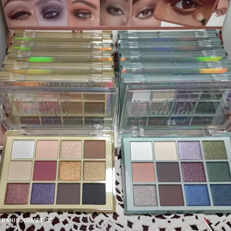 Paleta de sombras con 12 tonos