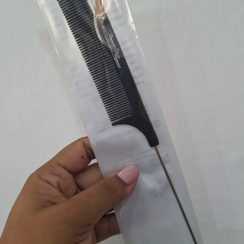 Peine de carbón con punta metálica