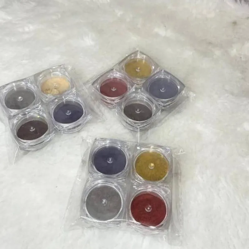 Set de cuatro ojos de gato