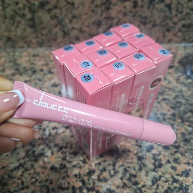 Tinta para labios con peptidos