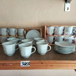 Tasas de café con platillos