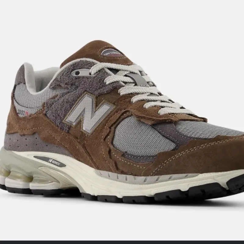 New balance 2002R