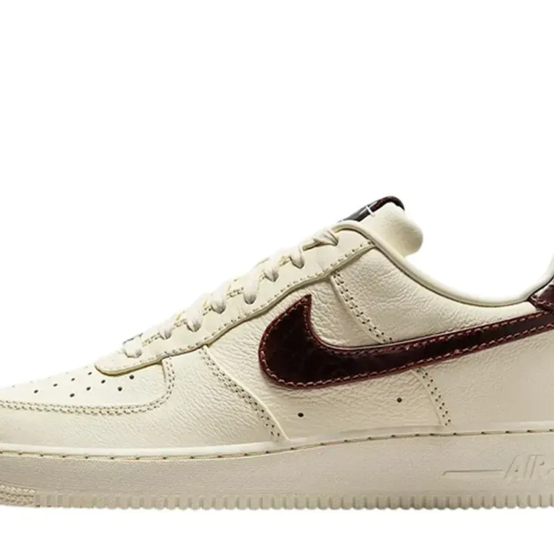 Nike Air Force 1 '07 Beige