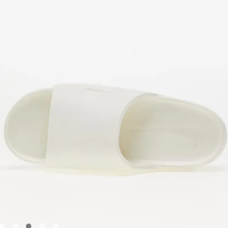 Nike calm slide