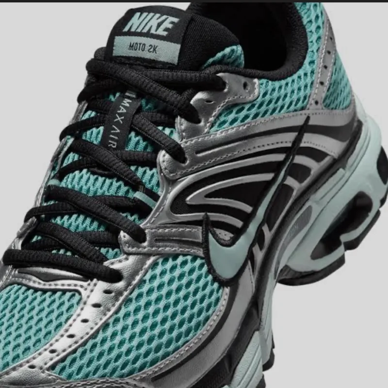 Nike Moto 2K