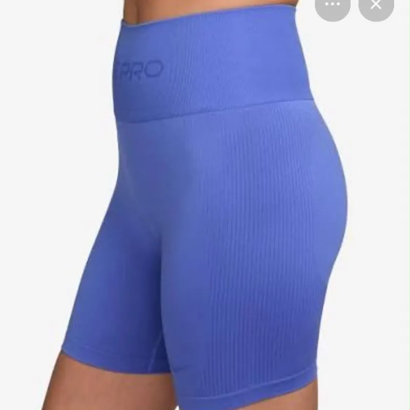 Nike Pro