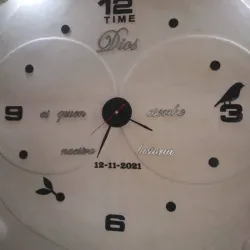 Reloj de pared 3D. Dios escribe nuestra historia 