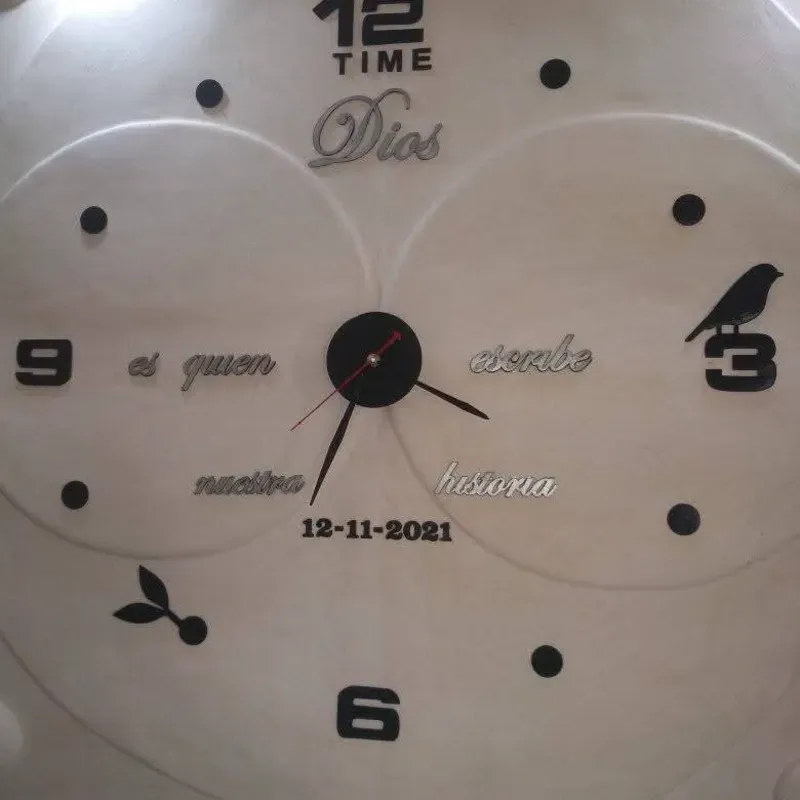 Reloj de pared 3D. Dios escribe nuestra historia 
