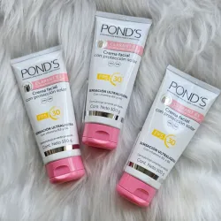 Crema Ponds Aclarante con Protector Solar SPF 30 