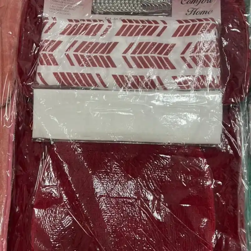 Juegos de alfombra y cortina para baño 